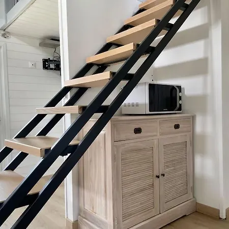 House By Melrose Asnelles