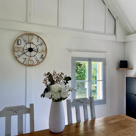 House By Melrose Σαλέ