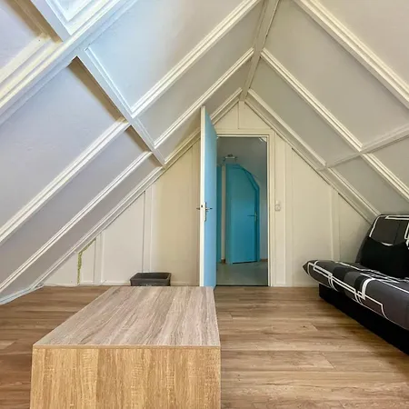 House By Melrose Asnelles