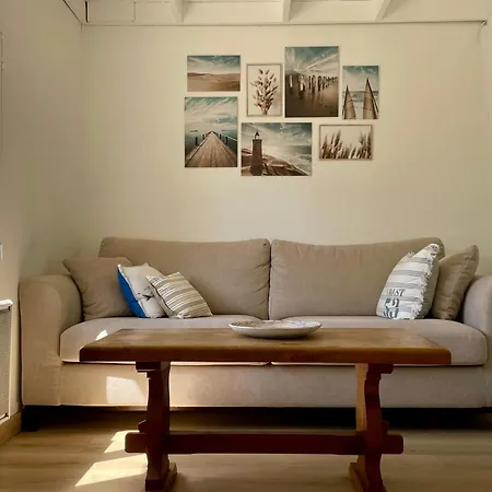 House By Melrose *