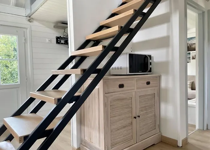 House By Melrose Asnelles