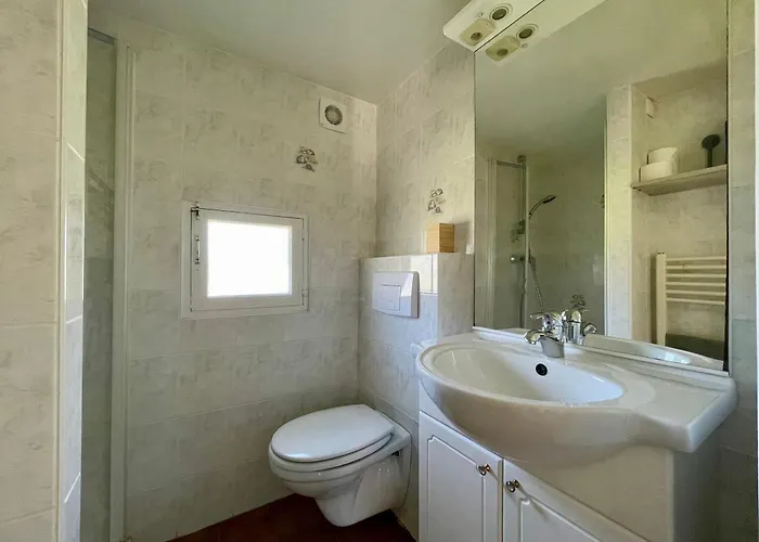 House By Melrose Chalé