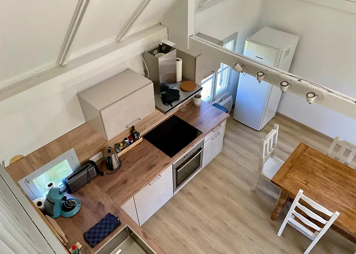 House By Melrose Asnelles