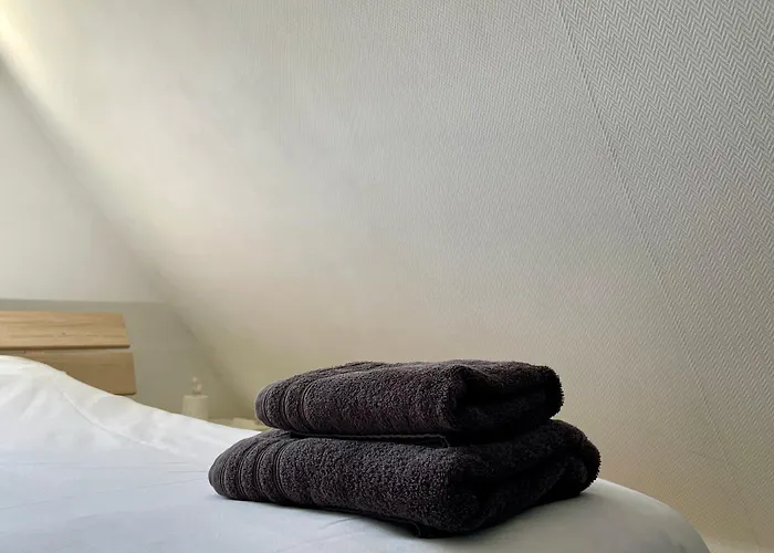 House By Melrose Chalé