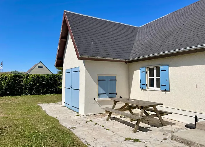 House By Melrose Chalé *